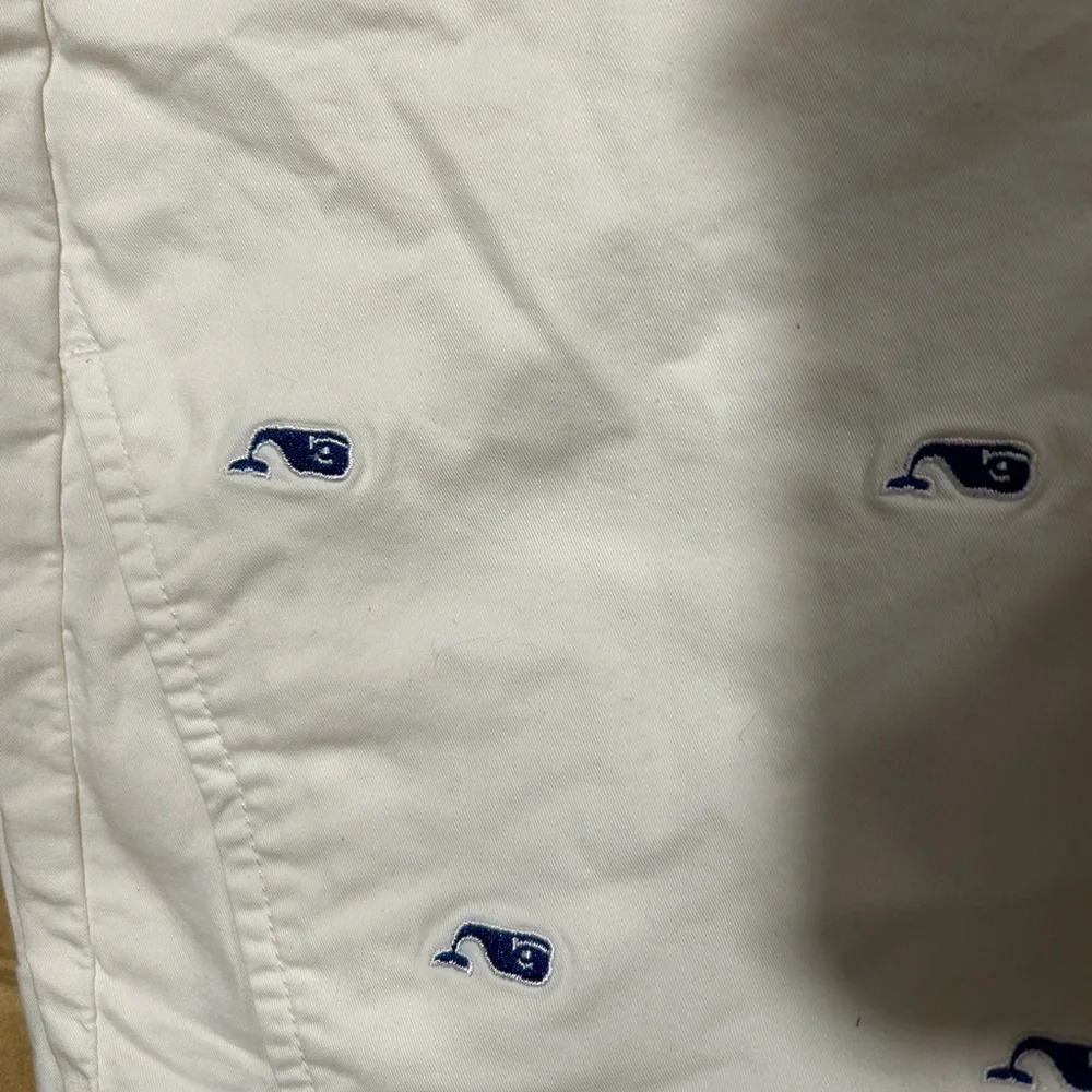 Women’s Vineyard Vines White w/ Navy Blue Whale Print Preppy Shorts Size 4 - Picture 4 of 4